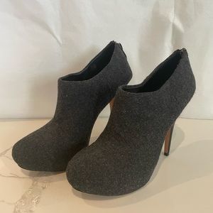 Fab charcoal wool platform Vince Camuto stiletto booties